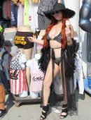 Phoebe Price show Bikini Body while Eating Ice Cream at Venice Beach