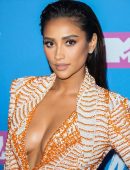 Shay Mitchell at 2018 MTV Video Music Awards in NYC