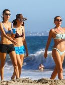 Alessandra Ambrosio Playing Volleyball on the Beach in Santa Monica