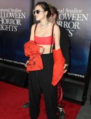 Bella-Thorne-at-Halloween-Horror-Nights-2018-7