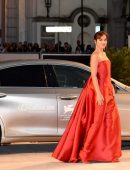 Dakota-Johnson-at-the-Premiere-of-Suspiria-78