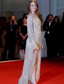 Emma-Stone-Booty-11