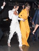 Gigi-Hadid-and-Bella-Hadid-309