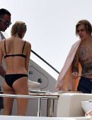 Hailey Baldwin in Bikini with Justin Bieber at a Yacht in Italy