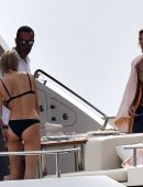 Hailey Baldwin in Bikini with Justin Bieber at a Yacht in Italy