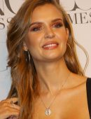 Josephine-Skriver-257