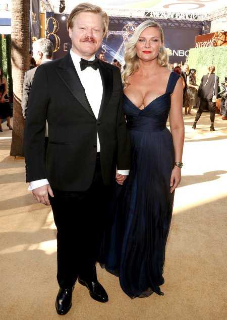 Kirsten Dunst at 2018 Emmy Awards in Los Angeles