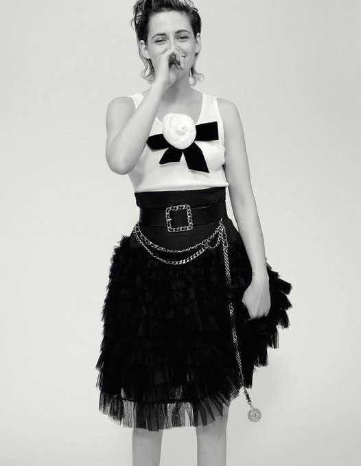 Kristen-Stewart-in-Mastermind-Magazine-September-2018-12
