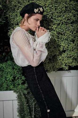 Kristen-Stewart-in-Mastermind-Magazine-September-2018-8