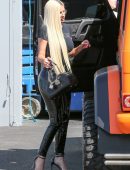 Kylie-Jenner-304