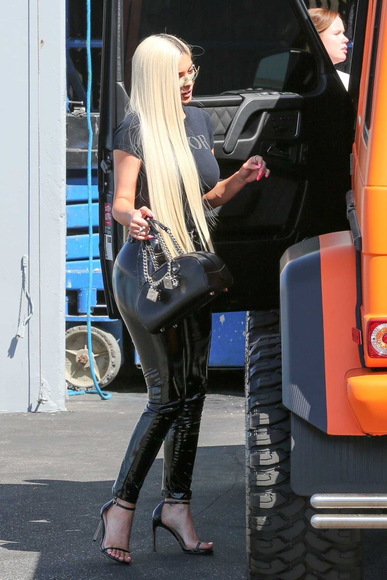 Kylie-Jenner-304