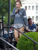 Miley-Cyrus-Leggy-in-Shorts-in-Nashville-4