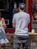 Vanessa-Hudgens-Leggy-302