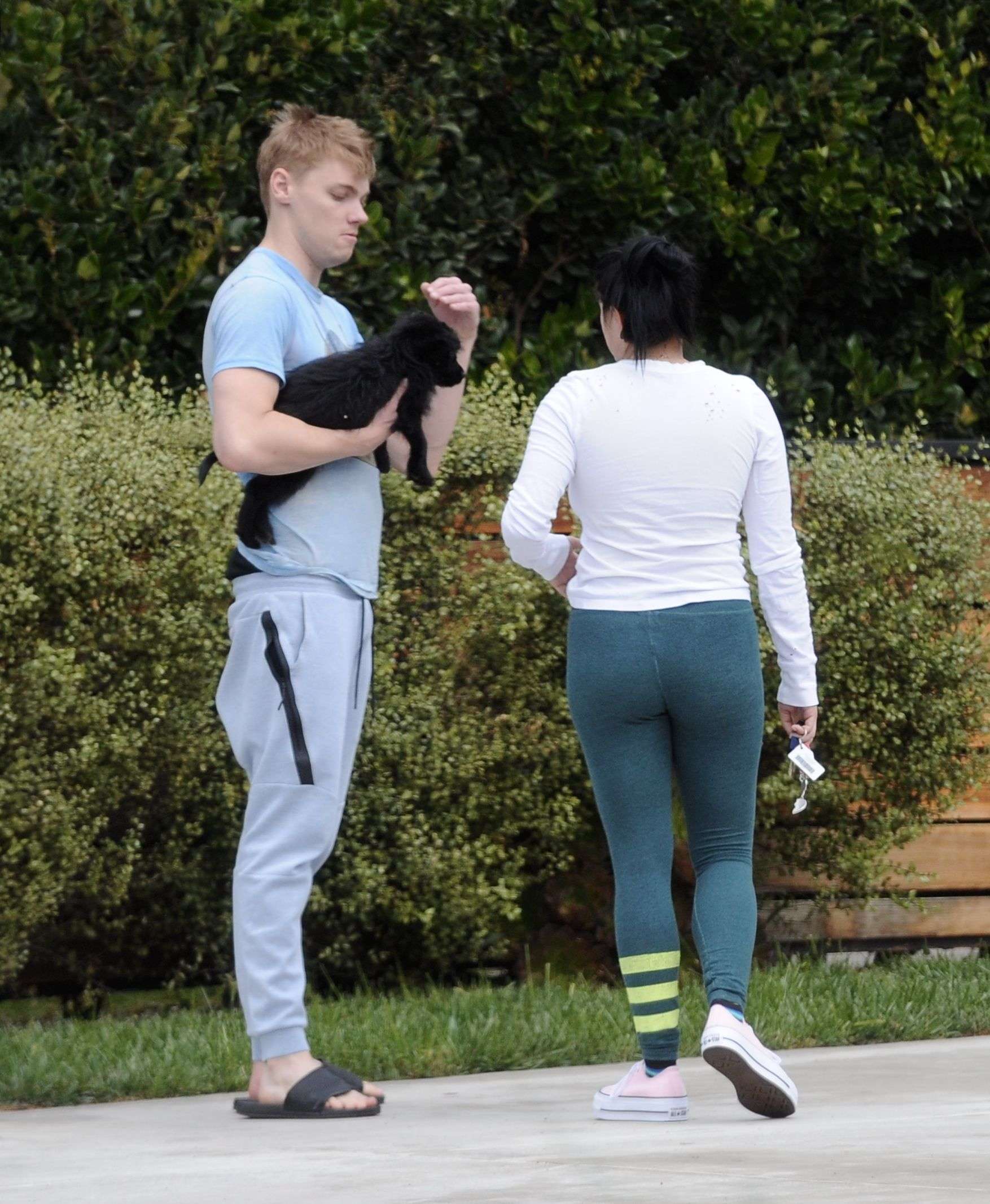Ariel Winter Booty, Out With Her Boyfriend and Dog in Los Angeles
