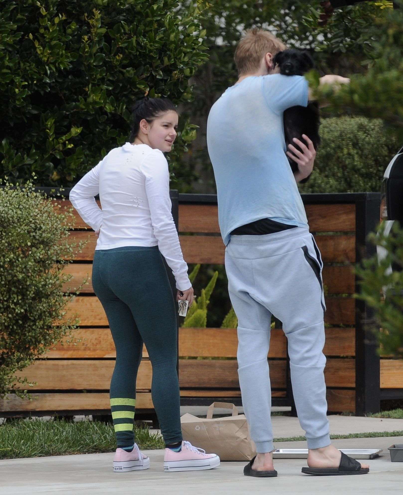 Ariel Winter Booty, Out With Her Boyfriend and Dog in Los Angeles
