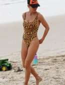 Elsa Pataky in Swimsuit With her Husband at Beach in Byron Bay, Australia