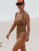 Elsa Pataky in Swimsuit With her Husband at Beach in Byron Bay, Australia