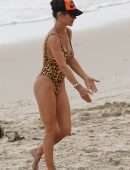 Elsa Pataky in Swimsuit With her Husband at Beach in Byron Bay, Australia