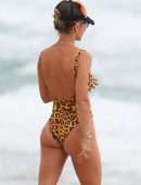 Elsa Pataky in Swimsuit With her Husband at Beach in Byron Bay, Australia