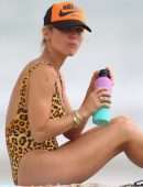 Elsa Pataky in Swimsuit With her Husband at Beach in Byron Bay, Australia