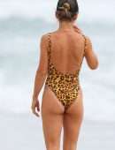 Elsa Pataky in Swimsuit With her Husband at Beach in Byron Bay, Australia
