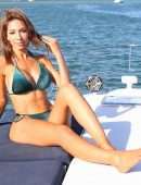 Farrah Abraham Booty, Getting Friendly with her Trainer on a Yacht in Miami
