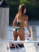 Farrah Abraham Booty, Getting Friendly with her Trainer on a Yacht in Miami