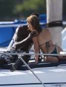 Farrah Abraham Booty, Getting Friendly with her Trainer on a Yacht in Miami