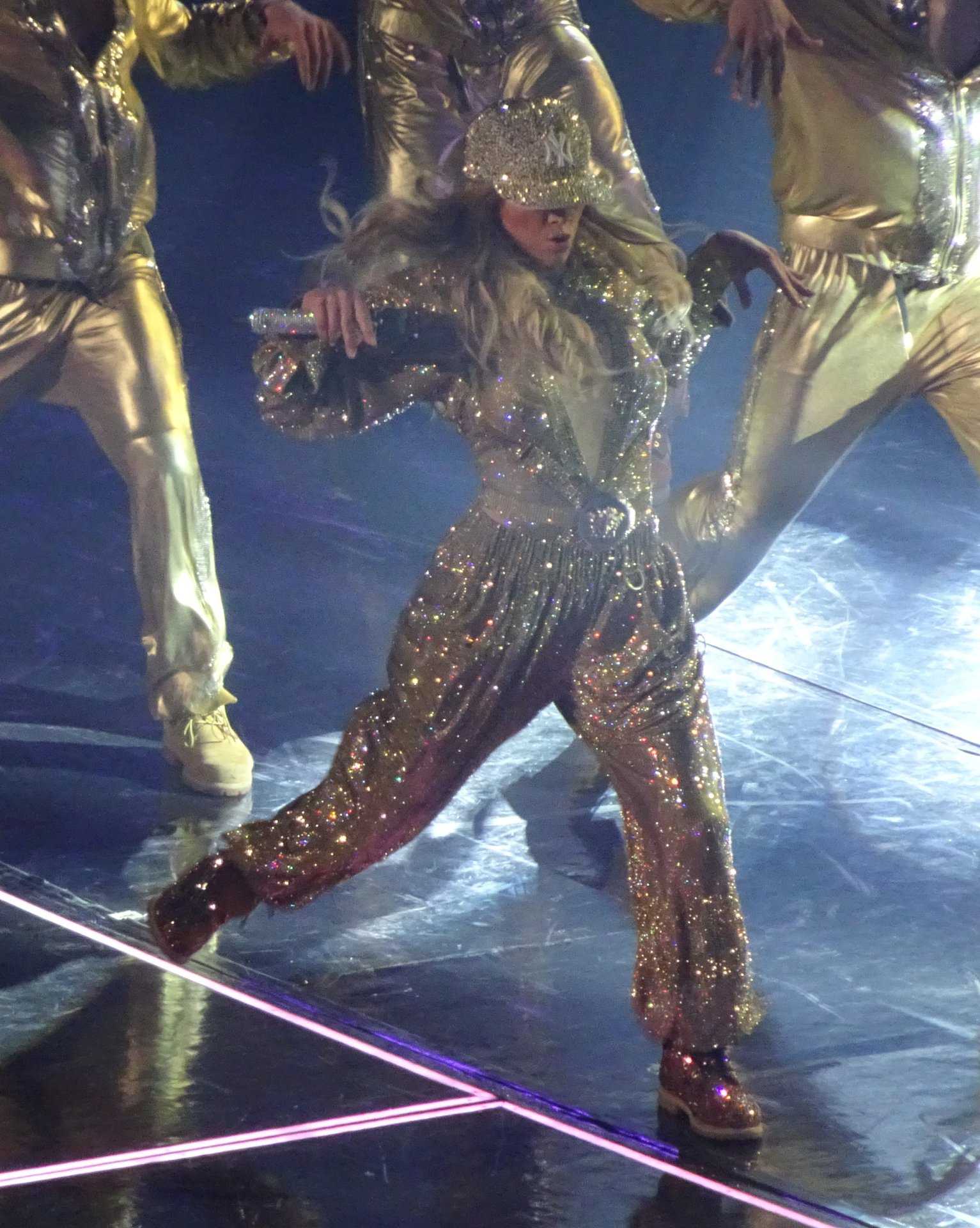 Jennifer-Lopez-Performing-Live-Onstage-in-Las-Vegas-16