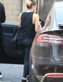 Jessica Alba Booty in Tights Outside a Gym in West Hollywood