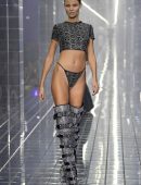 Magdalena Frackowiak – Philipp Plein Fashion Show in Milan