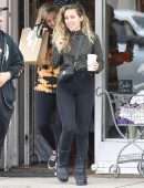 Miley Cyrus Shopping for Organic Baby Clothes at Hankie Babies in Studio City