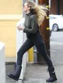 Miley Cyrus Shopping for Organic Baby Clothes at Hankie Babies in Studio City