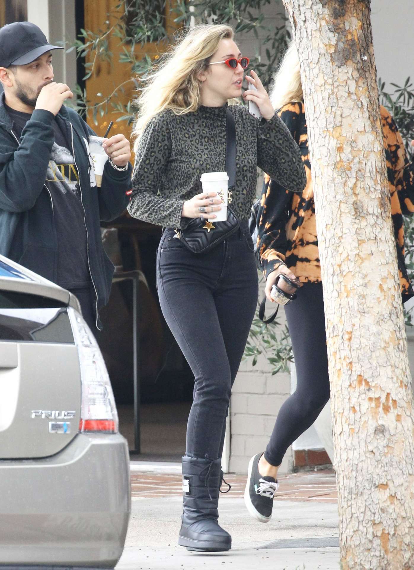 Miley Cyrus Shopping for Organic Baby Clothes at Hankie Babies in Studio City