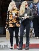 Miley Cyrus Shopping for Organic Baby Clothes at Hankie Babies in Studio City