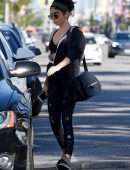 Sarah Hyland Cleavage, Out in Los Angeles