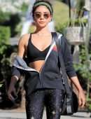 Sarah Hyland Cleavage, Out in Los Angeles