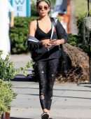 Sarah Hyland Cleavage, Out in Los Angeles
