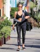 Sarah Hyland Cleavage, Out in Los Angeles