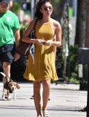 Sarah Hyland Pokies, Out in Los Angeles
