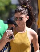 Sarah Hyland Pokies, Out in Los Angeles