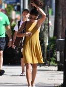 Sarah Hyland Pokies, Out in Los Angeles