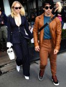 Sophie Turner Cleavage, Out and About in Paris