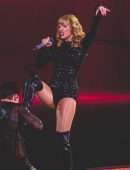 Taylor Swift - Reputation Stadium Tour in Arlington, Texas