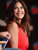 Teri Hatcher at 'Lois and Clark' 25th Anniversary Panel at New York Comic Con 2018