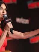 Teri Hatcher at 'Lois and Clark' 25th Anniversary Panel at New York Comic Con 2018