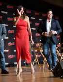 Teri Hatcher at 'Lois and Clark' 25th Anniversary Panel at New York Comic Con 2018