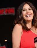Teri Hatcher at 'Lois and Clark' 25th Anniversary Panel at New York Comic Con 2018