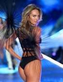 Candice Swanepoel at 2018 Victoria's Secret Fashion Show in NYC