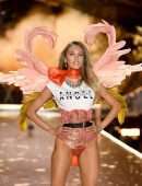 Candice Swanepoel at 2018 Victoria's Secret Fashion Show in NYC